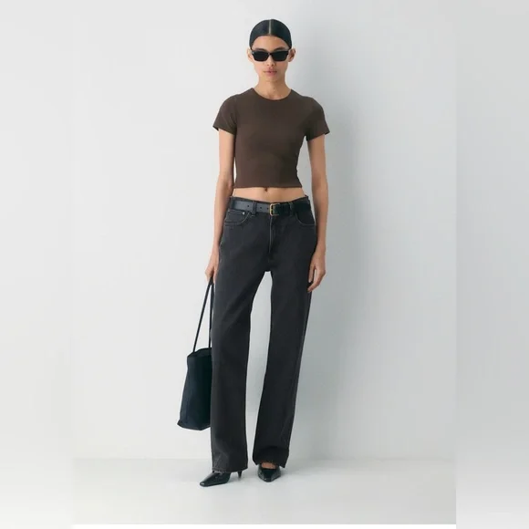 Aritzia Original Contour Crew Waist T-shirt - NWT - Picture 3 of 6